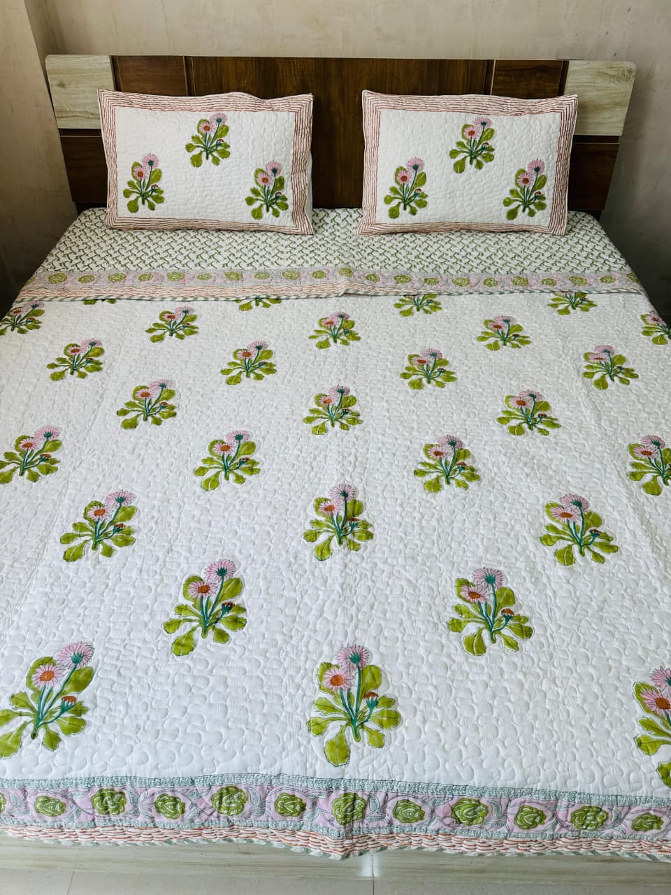 Block Printed Bedcover with Quilted Pillow Covers - Double bed Green