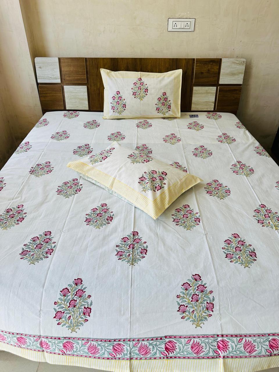 Floral Block Print King-size Bedsheet (108x108 inch)